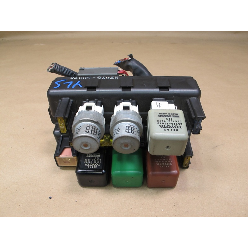90-94 Lexus UCF10 LS400 Engine Bay Fuse Relay Box Module 82670-50020 OEM