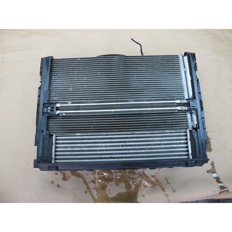 07-11 BMW E90 E91 E92 E93 335i 335xi AT Radiator AC Condenser Fan & Shroud OEM