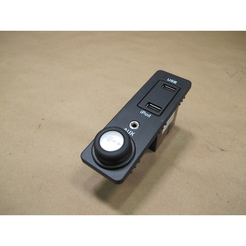 12-15 Range Rover Evoque L538 Audio Stereo USB AUX ipod 12V Socket Outlet OEM