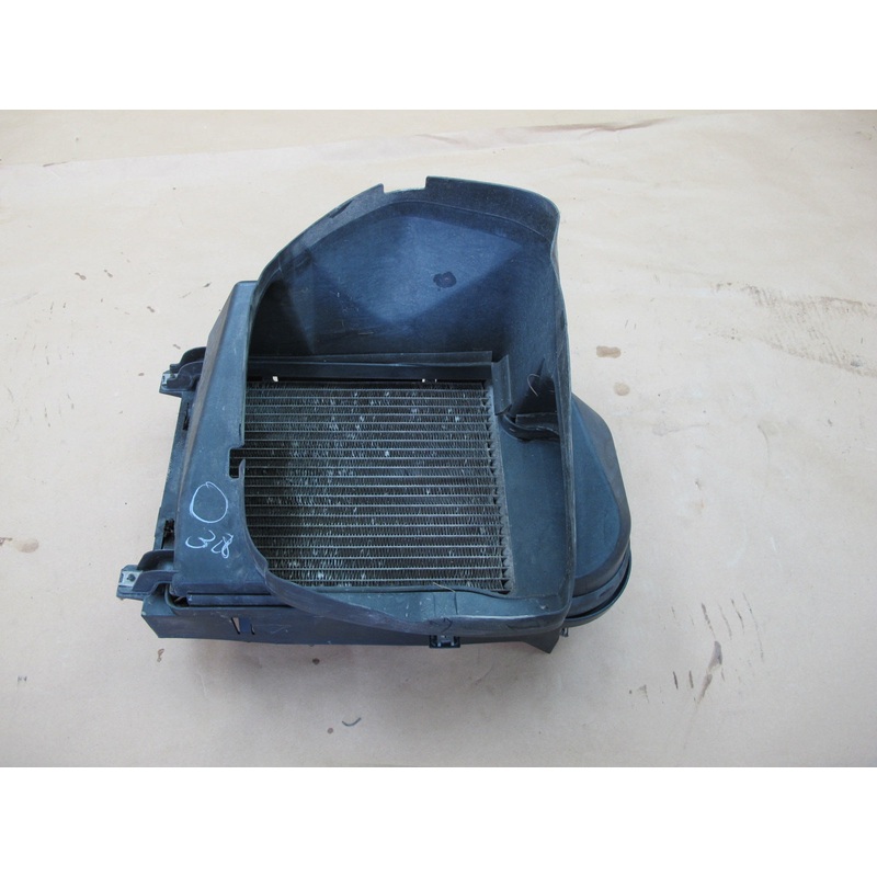 2008-2014 BMW E71 X6 N63 Engine Front Left Side Oil Cooler Air Duct Housing