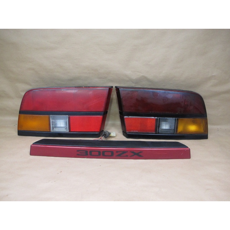 84-86 Nissan Z31 300ZX Set of 3 Rear Left Center Right Tail Light Lamp OEM