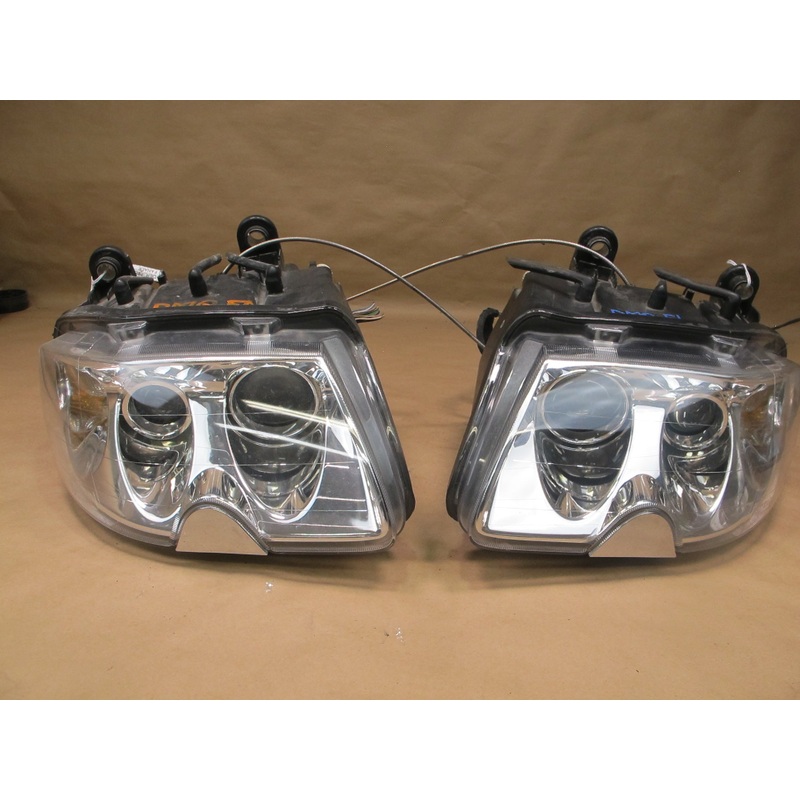 05-08 Maserati Quattroporte M139 Front Xenon HID Headlight Lamp Set of 2 OEM