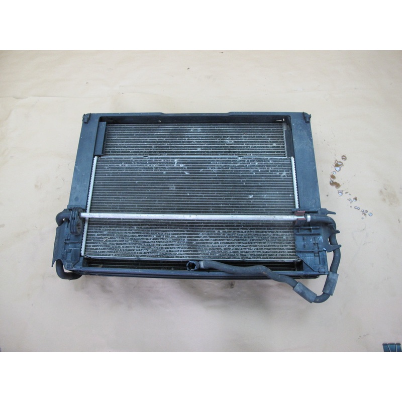 12-18 BMW F06 F12 F13 650i 650iX Engine Cooling Radiator Condenser w Mount OEM