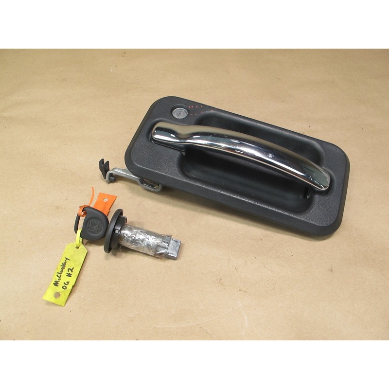 2003-2007 Hummer H2 Front Left Door Exterior Handle w KEY