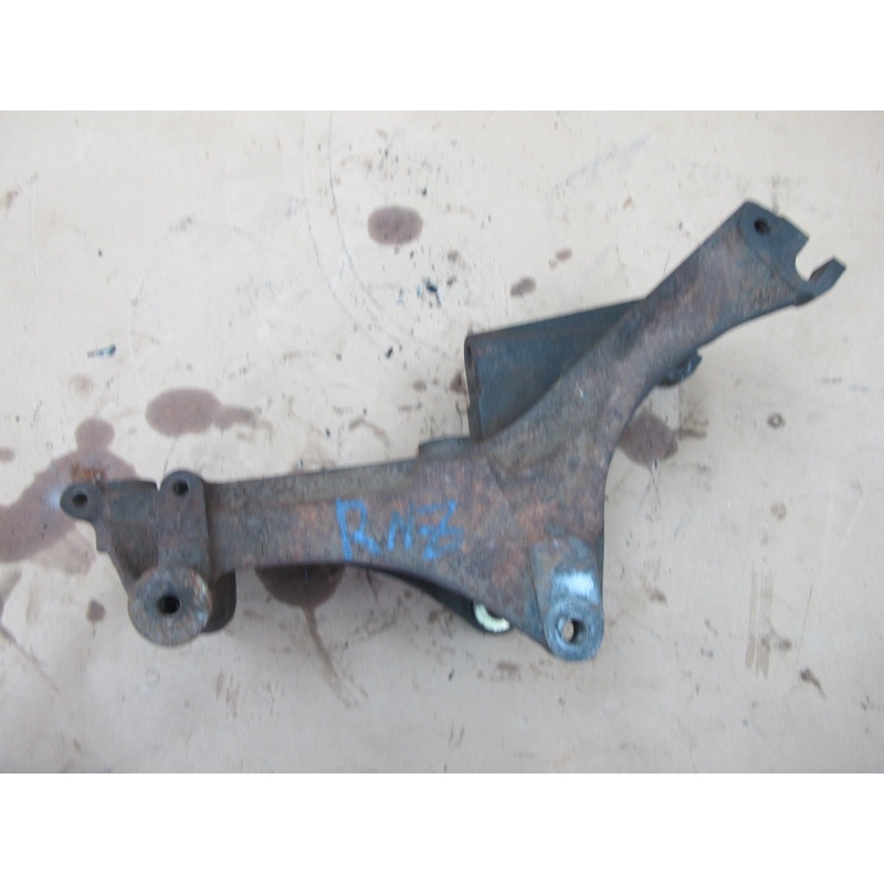 84-86 Nissan Z31 300ZX NON Turbo A/C Compressor Mount Bracket Support OEM