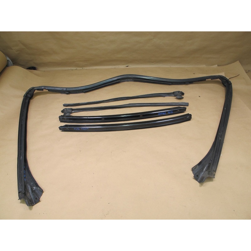 03-12 Mercedes R230 Sl-class Set of 5 Windshield Weatherstrip Seal & Guide OEM