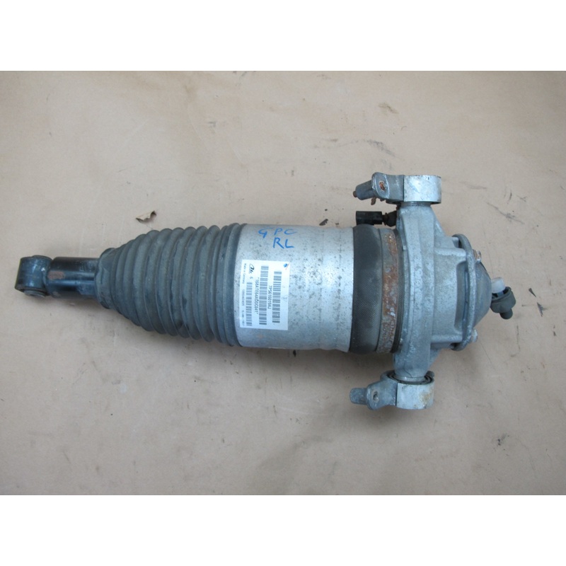 2013-2018 Porsche Cayenne 958 GTS Rear Left Side Air Strut Shock Absorber Assy