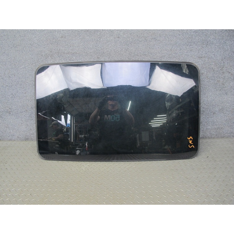 07-13 Mercedes W221 S-class Sunroof Glass Panel 2217800421 OEM