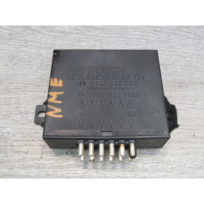 75-85 Mercedes W123 A/C Air Condition Climate Control Relay 0008221103 OEM