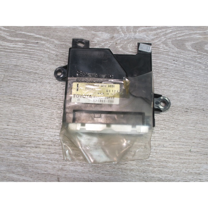 98-00 Lexus UCF20L LS400 Front Right Door Control Module 89223-50140 OEM