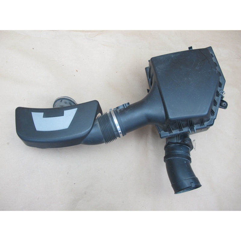06-10 BMW E63 E64 N62 Air Intake Cleaner Filter Box Assembly w Resonator