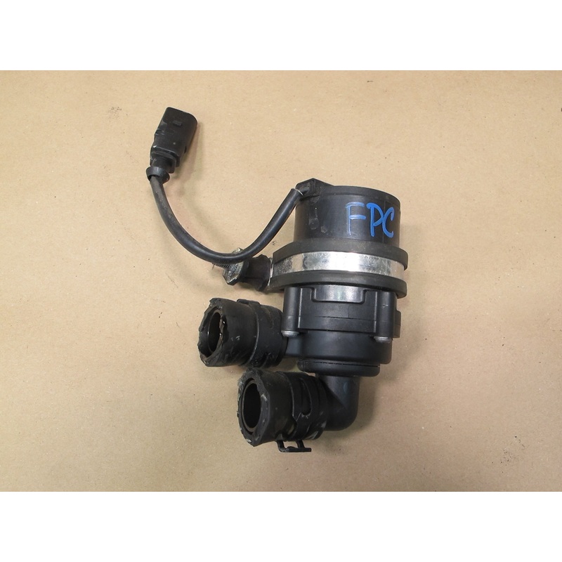 2003-2006 Porsche Cayenne 955 Additional Auxiliary Coolant Water Pump
