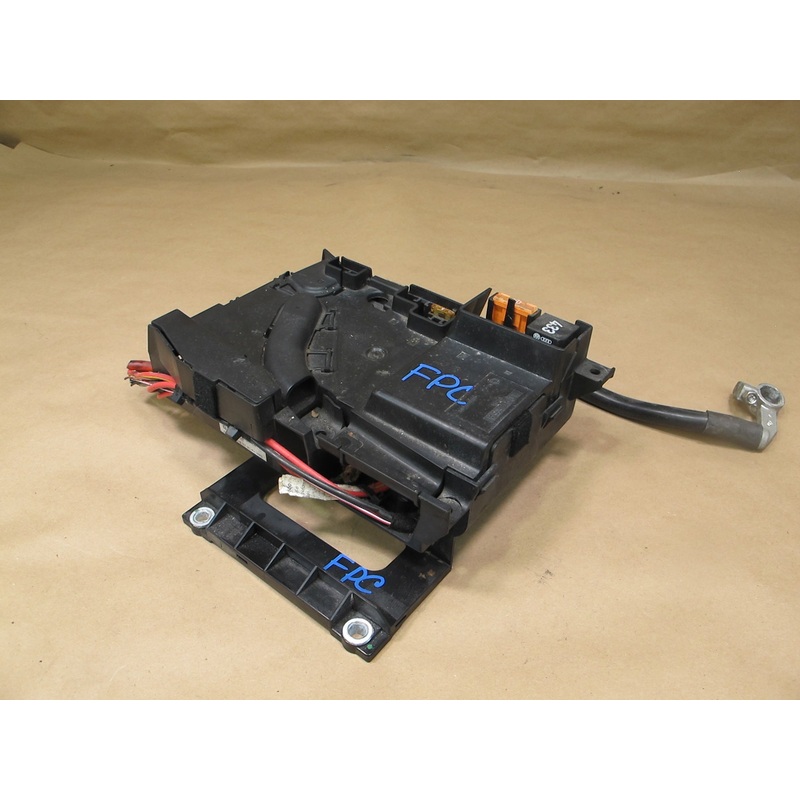 2003-2006 Porsche Cayenne 955 Main Fuse Relay Junction Box w Negative Cable