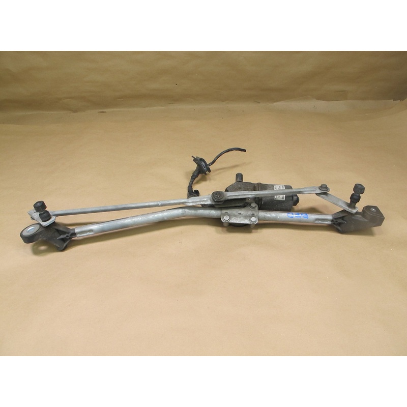 03-08 BMW E86 E85 Z4 Windshield Wiper Transmission Linkage w Motor OEM