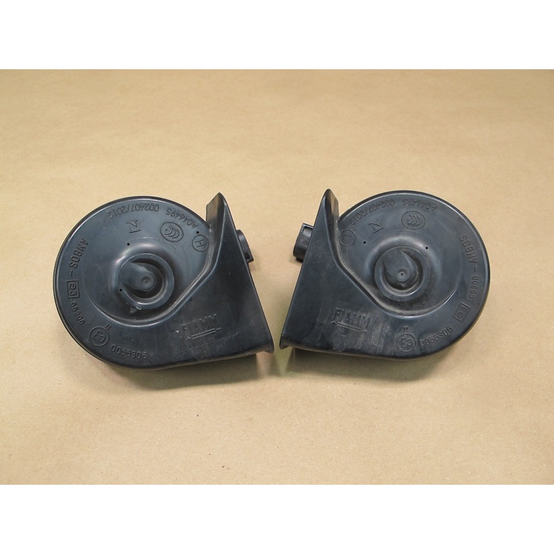 14-18 BMW F6 X6 F15 X5 Set of 2 High & Low Tone Pitch Horn Signal OEM