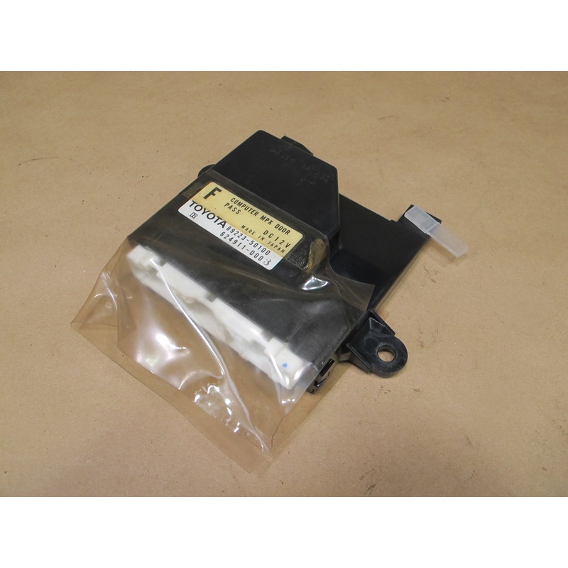 1998 Lexus UCF20L LS400 Front Right Door Control Module 89223-50100 OEM