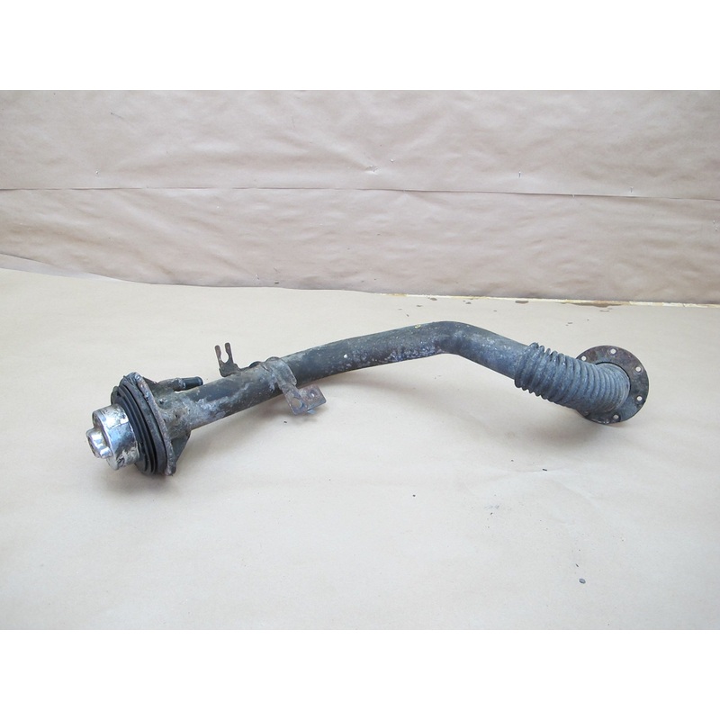 85-89 Nissan Z31 300ZX 2+0 NON Turbo Fuel Tank Filler Neck w Cap Cover OEM