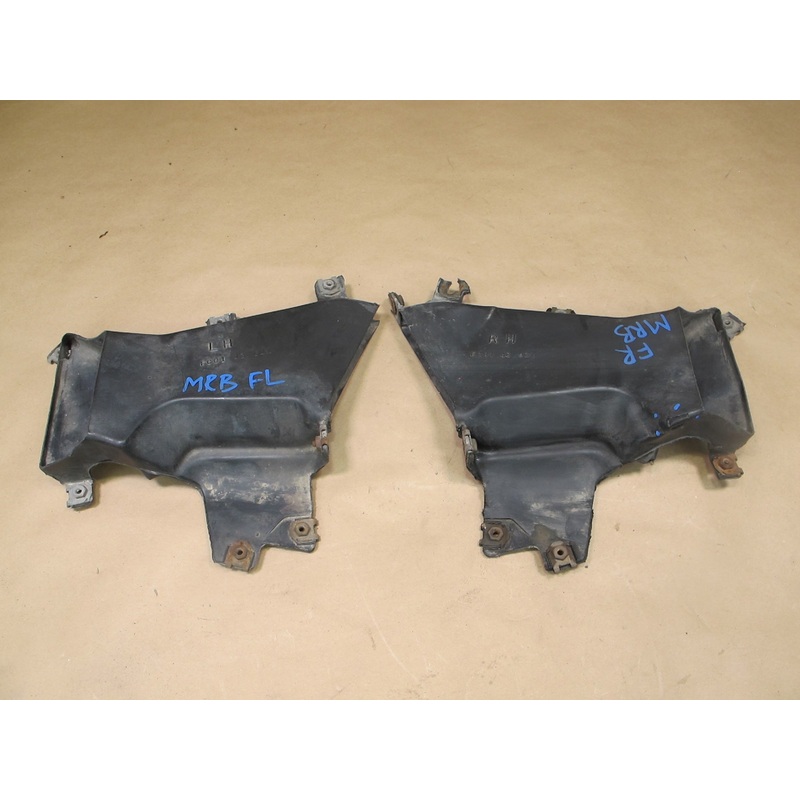 89-91 Mazda RX7 Set of 2 Front Left & Right Brake Air Vent Duct OEM