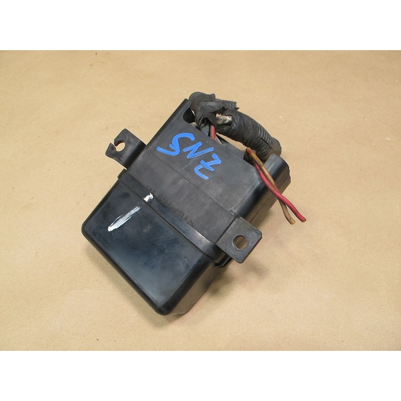 84-86 Nissan Z31 300ZX Small Fuse Relay Box OEM