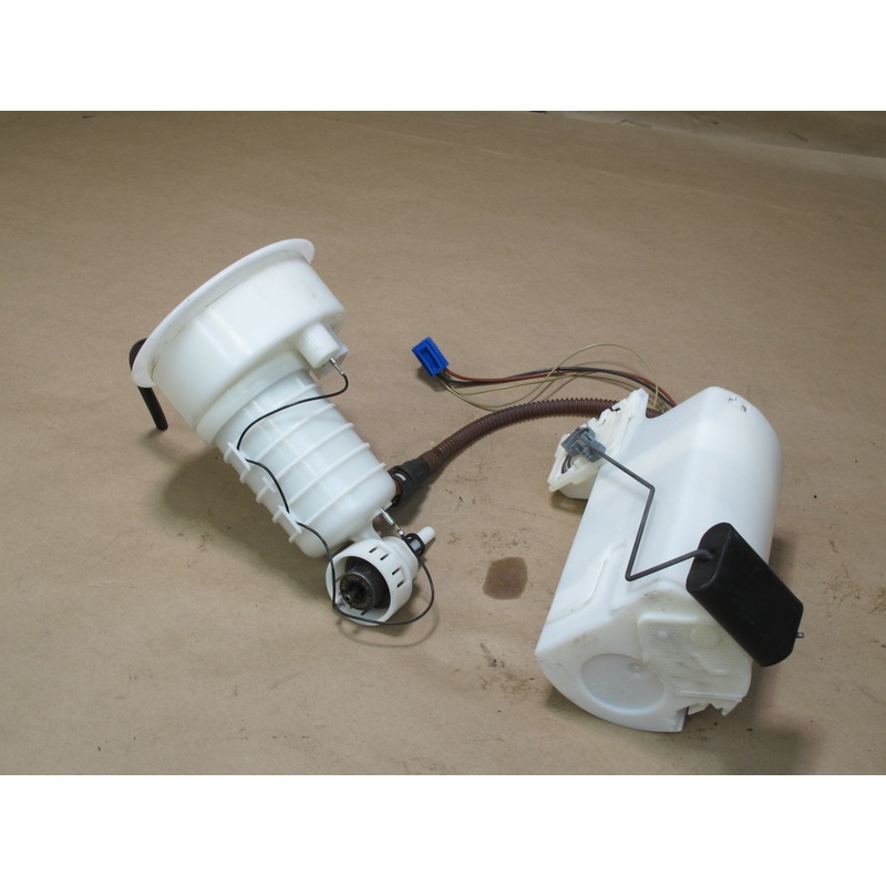 03-06 BMW E85 Z4 M54 Fuel Pump Level Sensor w Fuel Pressure Regulator Set OEM
