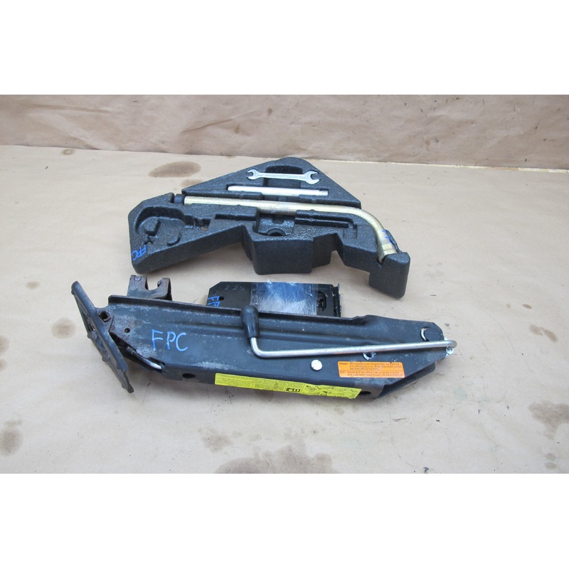 2003-2010 Porsche Cayenne 955 Spare Tire Lift Jack Tool KIT w Foam