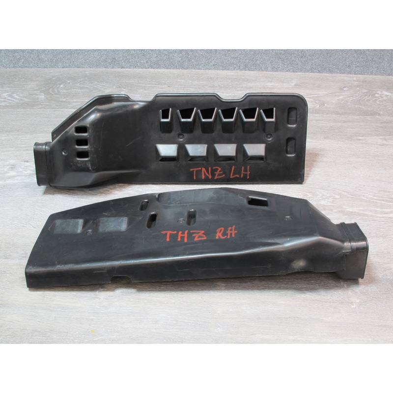79-83 Datsun Nissan 280ZX S130 Dash Left Right Lower A/C Air Vent Duct Set OEM
