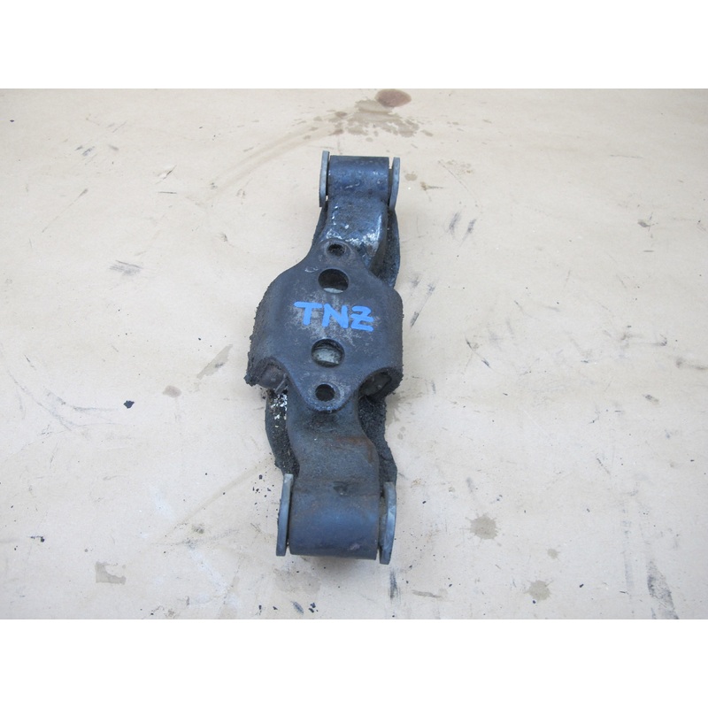 82-83 Datsun Nissan 280ZX S130 3N71B Automatic Transmission Mount Bracket OEM