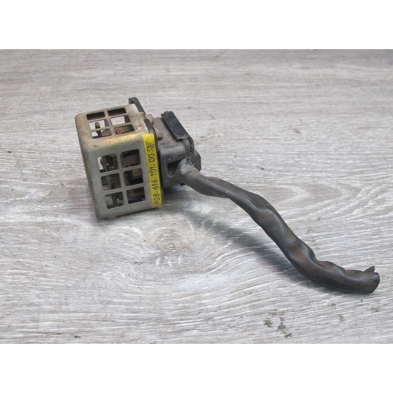 1987-1991 Porsche 928 S4 A/C Hvac Heater Blower Motor Fan Resistor 92861610100