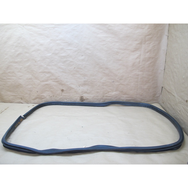 2003-2009 Hummer H2 Front Right Door Weatherstrip Rubber Seal
