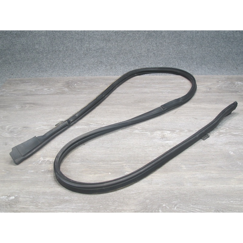 1999-2005 Porsche 911 996 Convertible Rear TOP Roof Weatherstrip Rubber Seal