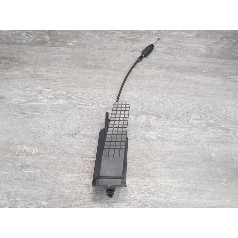 2002-2005 Porsche 911 996 Gas Acceleration Pedal w Cable 99642302904