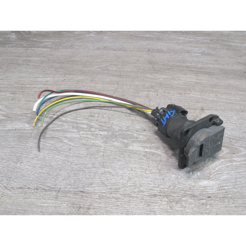 2008-2009 Hummer H2 Rear Bumper Trailer Hitch Brake Hookup Plug Socket Wire