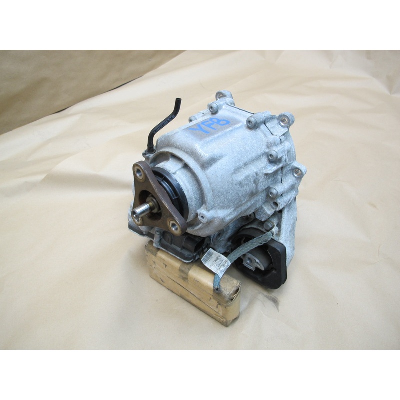 12-15 BMW F10 528iX xdrive AWD ATC35L Transfer Case Box w Motor 8623347 OEM