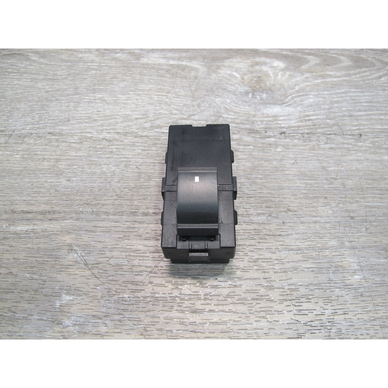2008-2009 Hummer H2 Rear Right Passenger Side Door Window Switch