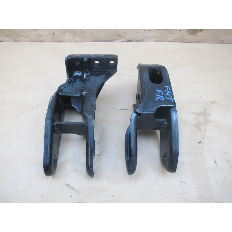 91-99 Dodge Stealth 3000GT Set of 2 Engine Motor Mount Support Bracket OEM