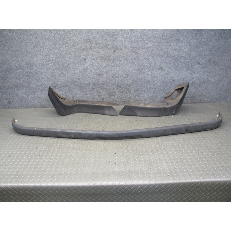 77-85 Mercedes W123 Front Bumper Impact Strip Rubber Trim Cover Pad Set OEM
