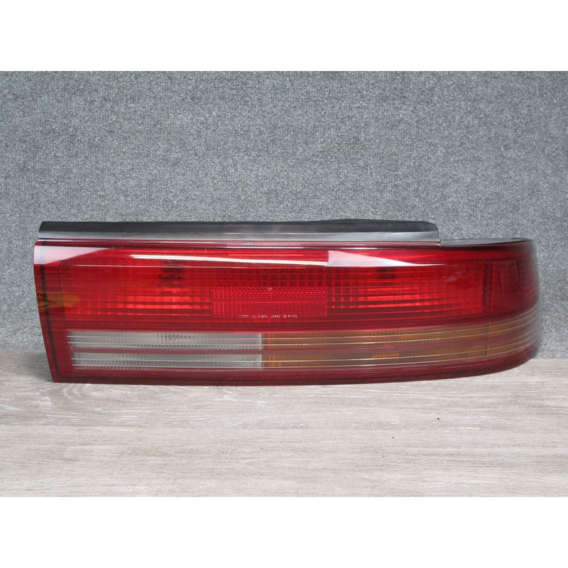 94-96 Toyota Cresta JZX90 Rear Right Tail Light Lamp OEM