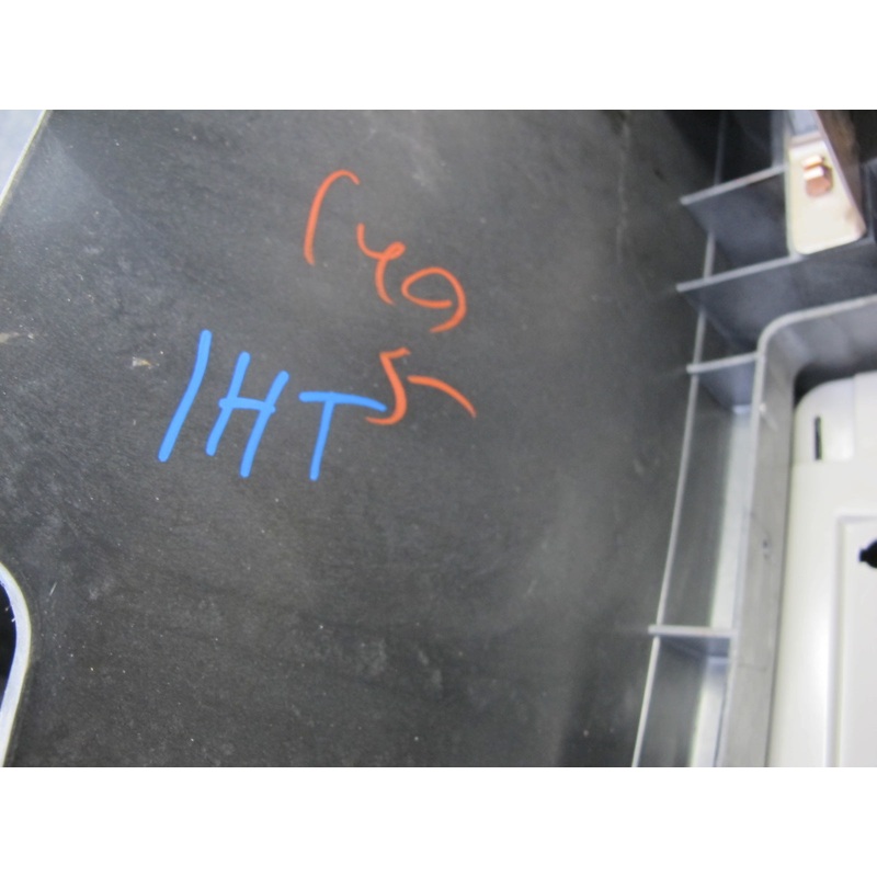 2003-2006 Hummer H2 Front Center Console Trim Cover Panel W/ Armrest