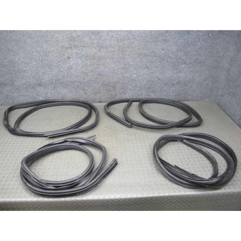 2003-2009 Hummer H2 Front & Rear Left Right Door Weather Strip Rubber Seal Set
