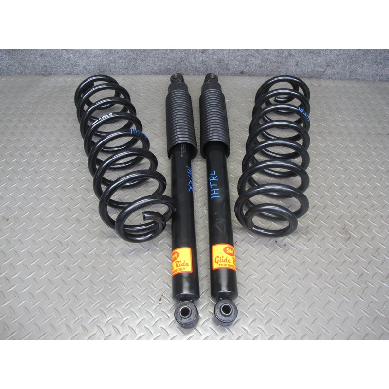 2003-2009 Hummer H2 Set of 2 Rear Left & Right Strut Shock Absorber Strutmasters