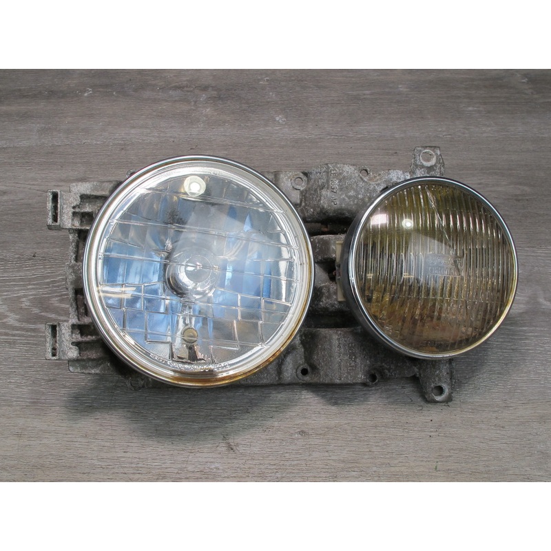 79-85 Mercedes W123 Front Right Halogen Headlight Lamp w Yellow Fog Light OEM