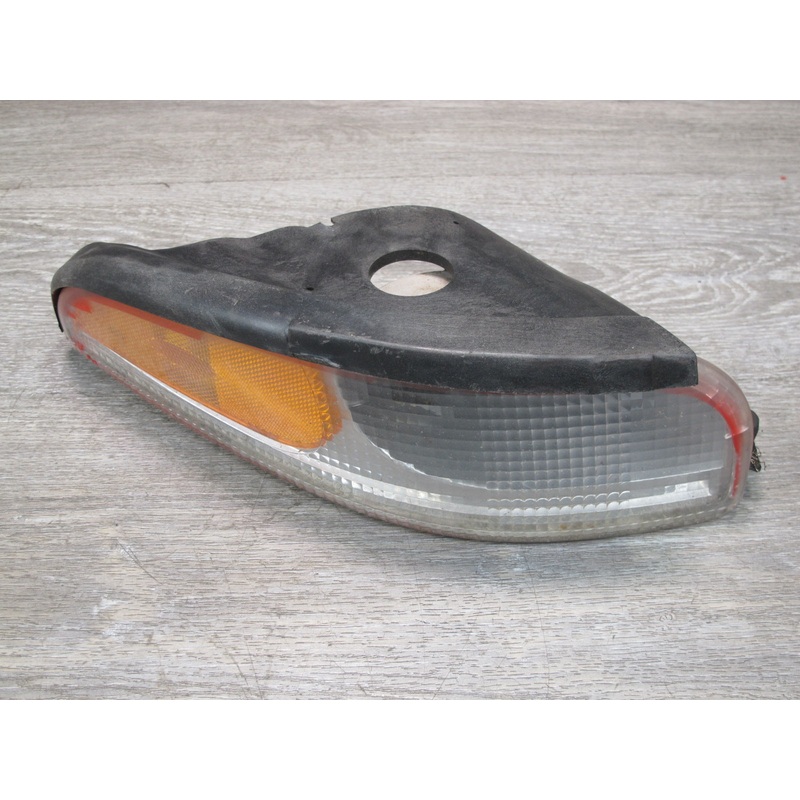 97-04 Chevrolet Corvette C5 Front Right Turn Signal Light Lamp OEM