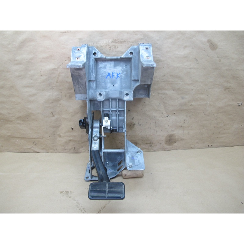 11-12 Fisker Karma Brake Pedal w Sensor & Mount Bracket Assembly OEM