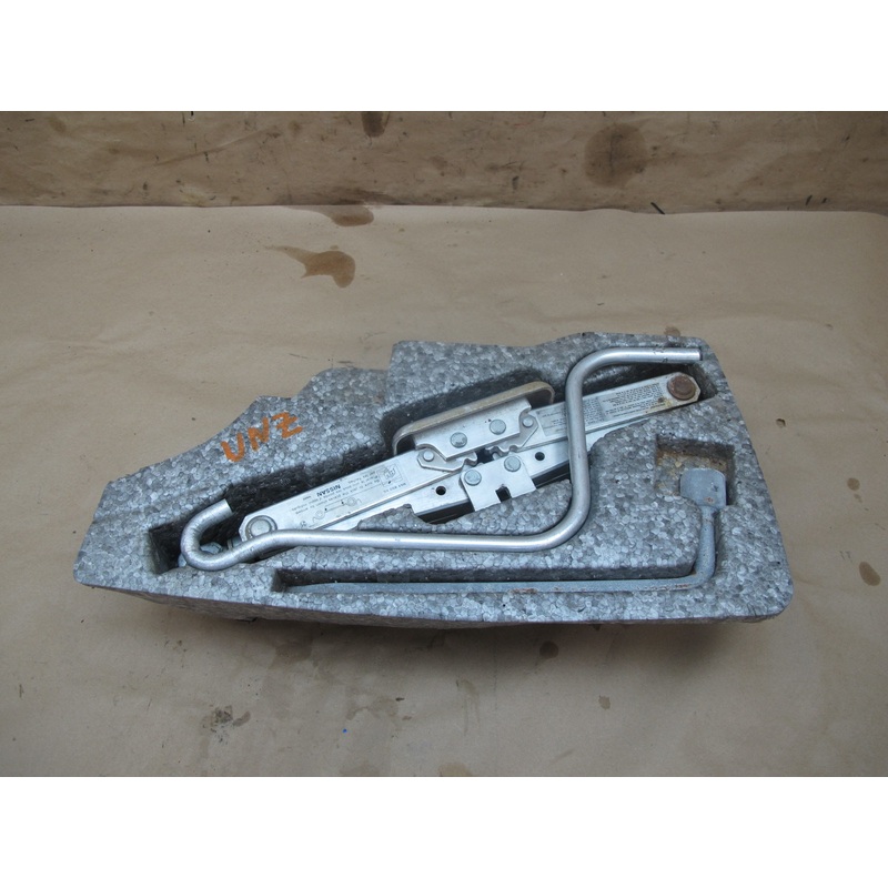 90-96 Nissan Z32 300ZX Emergency Spare Tire Lift Jack Tool KIT w Foam OEM